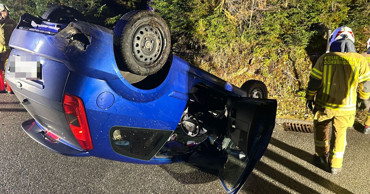 Auto-landete-auf-dem-Dach-Drei-Insassen-bei-Pkw-berschlag-in-Silz-verletzt