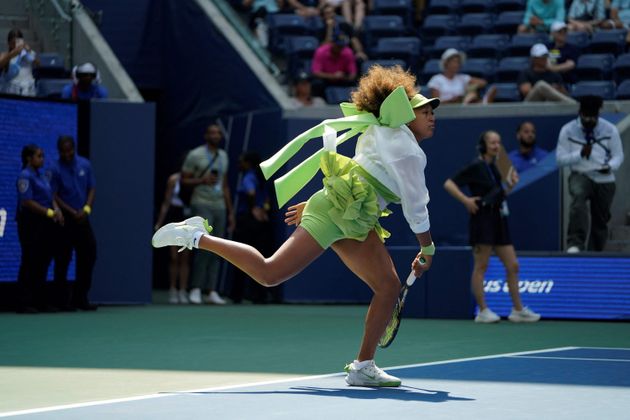 Ebenfalls bei den US Open 2024 trug sie die Masche auch zu ihrem grünen Tenniskleid.