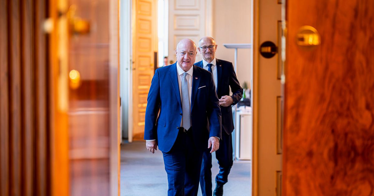 Eine-ganz-besondere-Regierungssitzung-Viele-W-nsche-beim-Fr-hst-ck-mit-dem-Kanzler