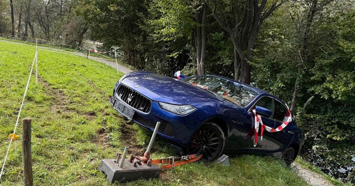 R-tsel-um-gestohlenen-Sportwagen-gel-st-Spritztour-endete-in-Bruck-mit-Unfall