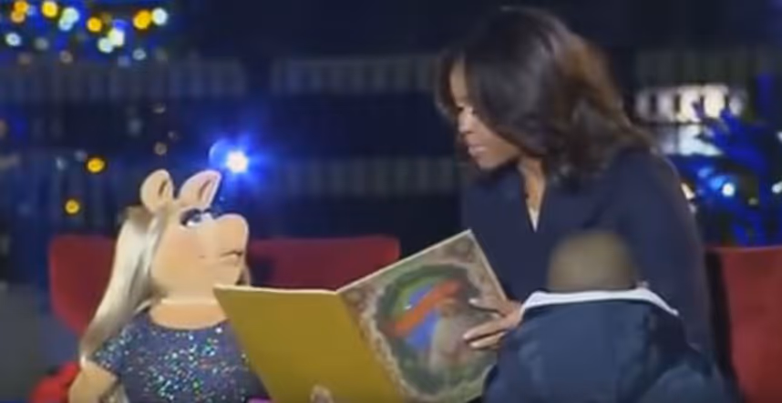 Michelle Obamas weihnachtlicher Auftritt mit Miss Piggy