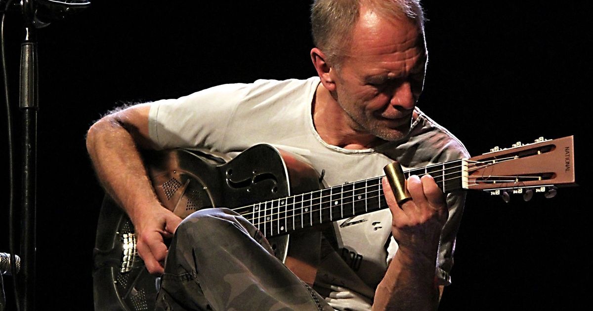 Saitenzauber-in-Lienz-Akustikgitarren-Meister-Peter-Ratzenbeck-tritt-auf