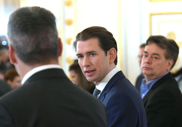 "Wenn der Schutz der EU-Außengrenzen nicht gelingen sollte, dann wird Österreich seine Grenzen schützen." Bei Asylsuchenden sieht das schon anders aus, meint Kanzler Sebastian Kurz (ÖVP).