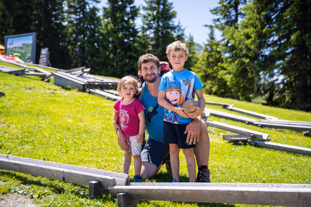 Auch Anna, Leo-Peter, Marcell aus Uderns nutzten eifrig die unzähligen Angebote im Alpbachtaler Lauserland.