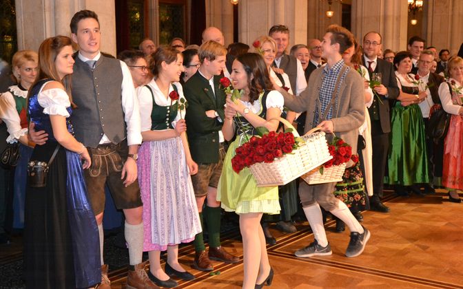 ... und auch echte Rosen an die Gäste.