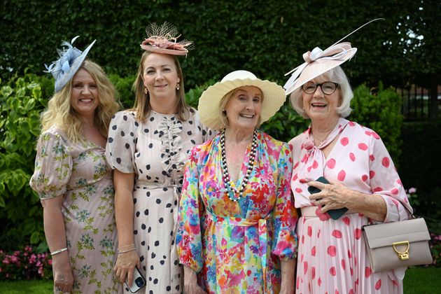 Opening Day of Royal Ascot 2025 ASCOT, UNITED KINGDOM  JUNE 18: Guests, wearing colorful dresses and hats, attend the first day of the traditional Royal Ascot horse racing event, held annually in Ascot since 1711 and regarded as the United Kingdoms most prestigious horse racing and social occasion. Rasid Necati Aslim / Anadolu Ascot United Kingdom. Editorial use only. Please get in touch for any other usage. PUBLICATIONxNOTxINxTURxUSAxCANxUKxJPNxITAxFRAxAUSxESPxBELxKORxRSAxHKGxNZL Copyright: x2025xAnadoluxRasidxNecatixAslimx