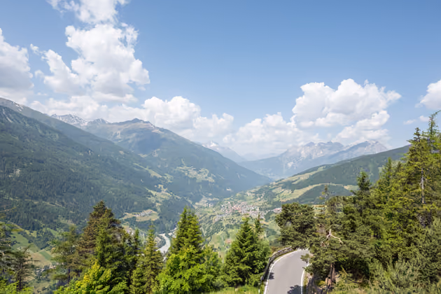 Aussicht vom Naturparkhaus auf die Ortschaft Fließ