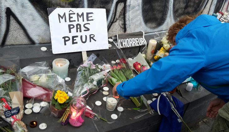 "Keine Angst" sollten die Pariser zeigen, forderte Präsident Francois Hollande nach den Terroranschlägen zum Zusammenhalt auf.