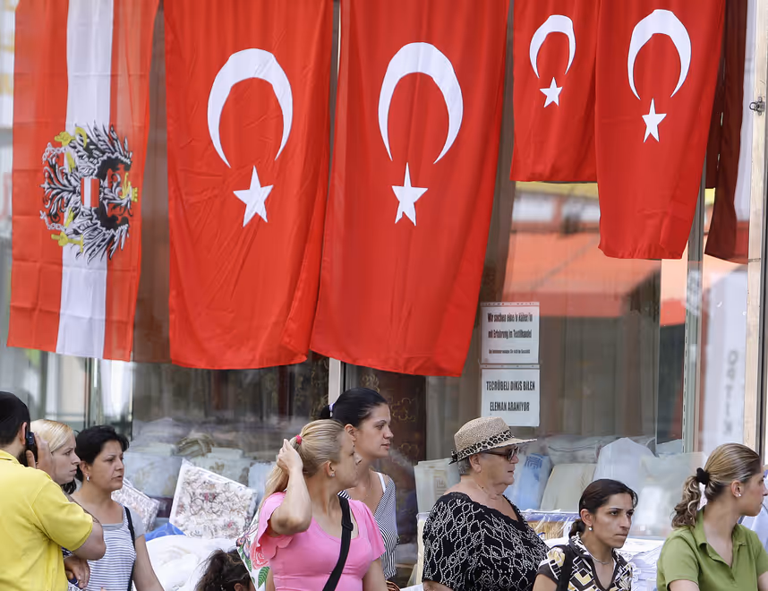 Auch Austro-Türken bei BP-Wahl gespalten