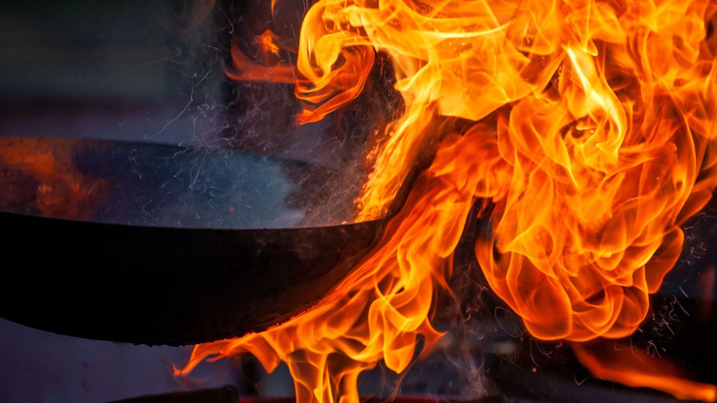 Küchenbrand in Innsbrucker Hochhaus: Wohnung nach Feuer unbewohnbar