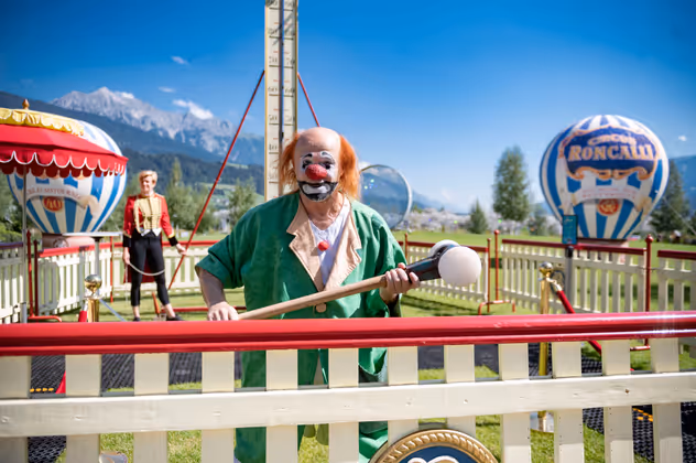 Besonders gefragt sind die Besucher beim „Hau den Lukas“. 