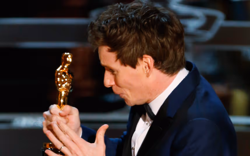Eddie Redmayne gewinnt Oscar auch für Stephen Hawking
