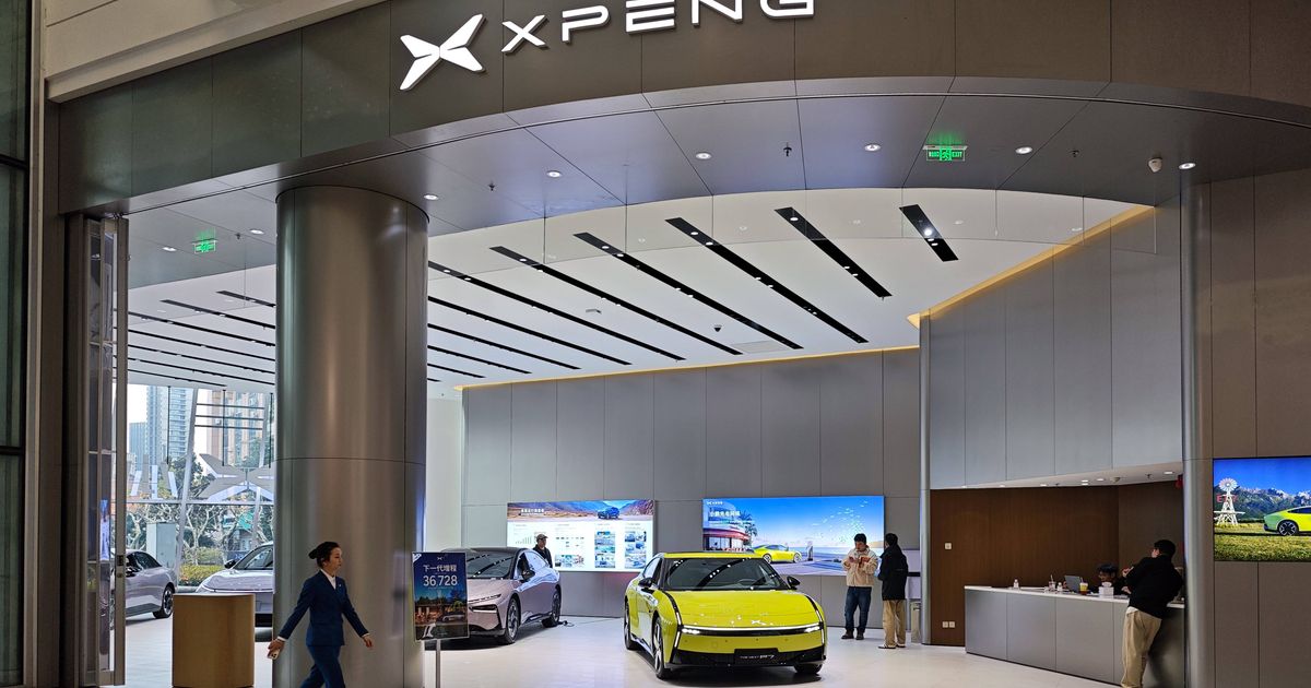 Zwei-Sixpacks-reichen-dem-Autopark-nicht-Eine-siebte-Automarke-kommt-hinzu