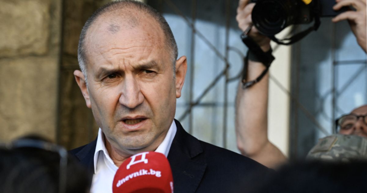 Ex-Pr-sident-Radew-mit-Erdrutschsieg-bei-Wahl-in-Bulgarien