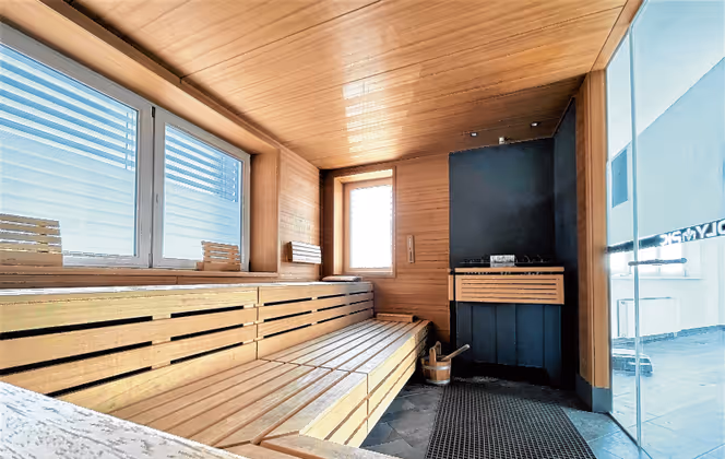 WELLNESS UND SAUNA: Schenken Sie Ihrem Körper die nötige Zeit für Regeneration und Entspannung im Wellnessbereich mit Saunen, Dampfbad, Ruhebereich und Infrarot-Kabine.