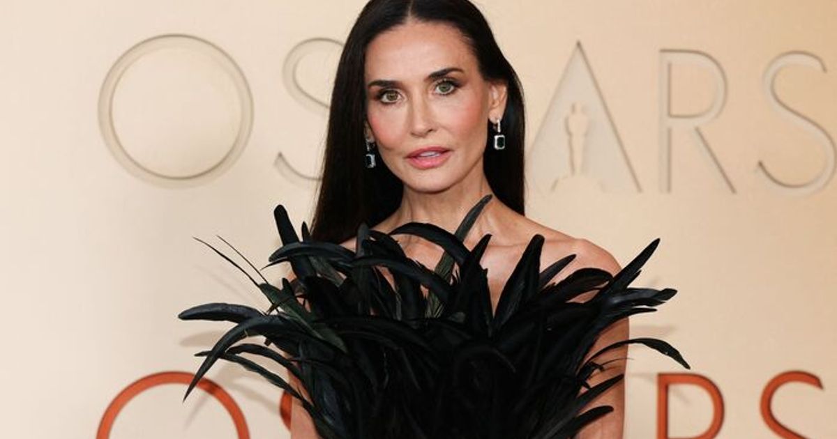 Vom-Pfau-bis-zum-Schnauzer-Das-waren-die-Oscar-Looks-der-Promis-2026