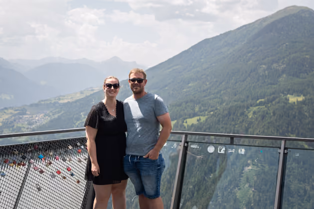 Romina und Mathias aus Imst auf der Aussichtsplattform