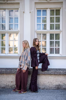 Sarah Raich (l.) und Lena Würzl sind pro Abenteuer im Kopf.