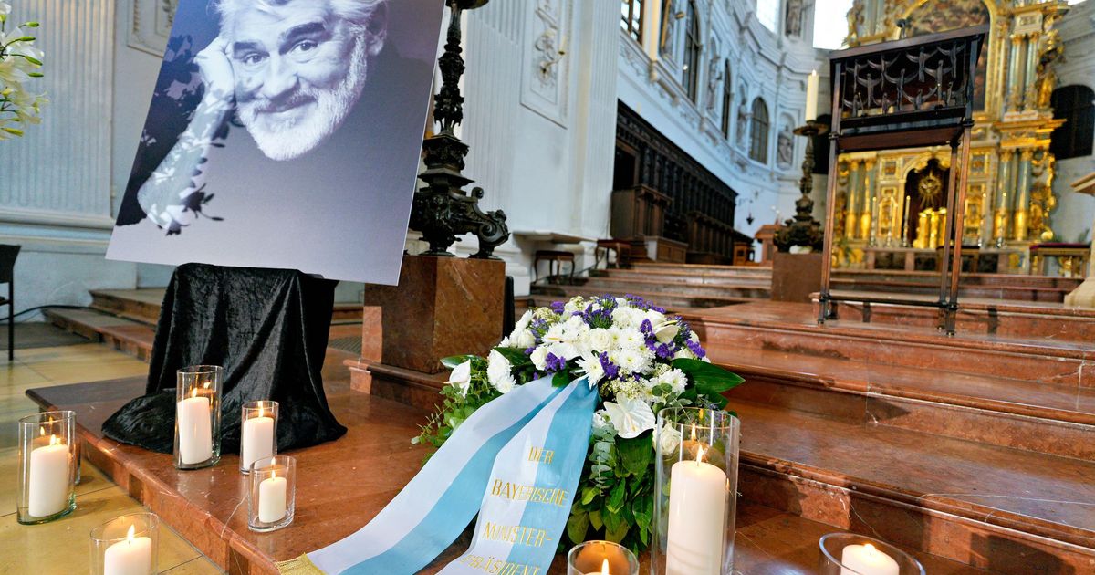 -Vielen-Dank-Papi-f-r-alles-Ber-hrender-Abschied-von-Schauspieler-Mario-Adorf