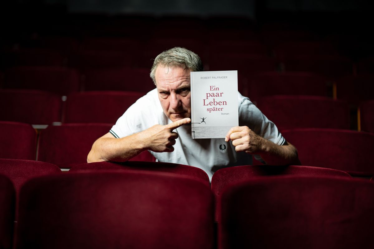 Literatur trifft Kabarett: Robert Palfrader mit „Ein paar Leben später“ in Imst
