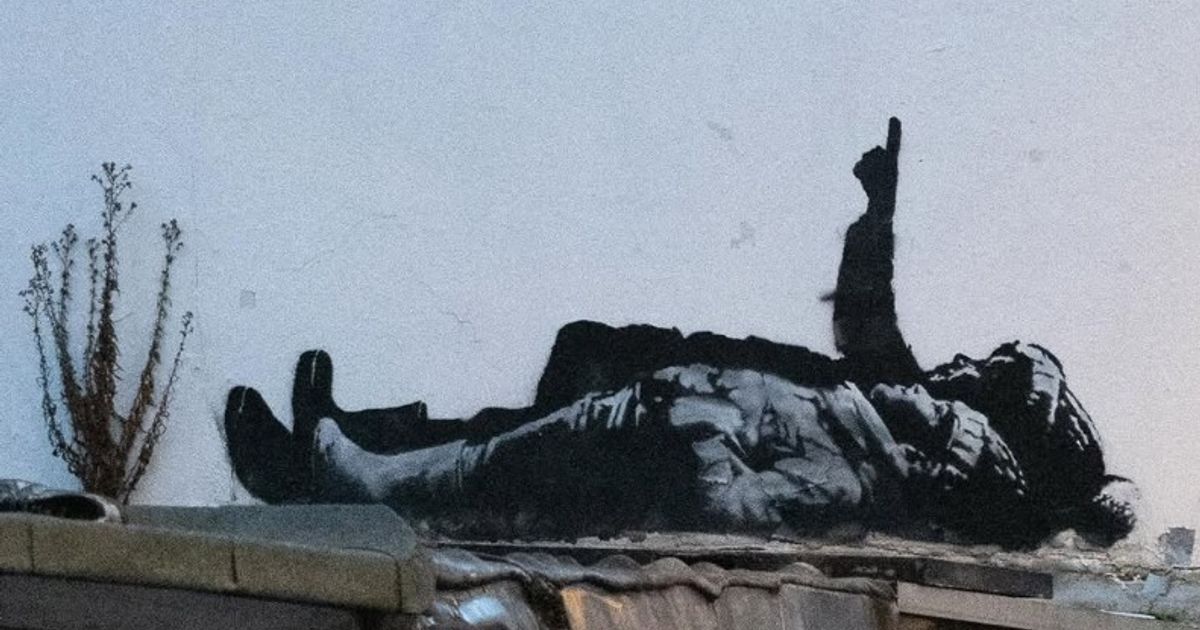 Neue-Banksy-Graffitis-ziehen-Menschen-in-London-an