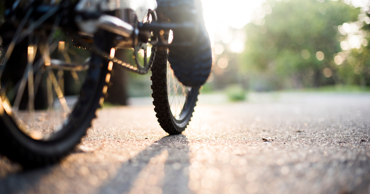 Neunj-hriger-prallte-in-Kufstein-mit-Rad-gegen-berholendes-Moped