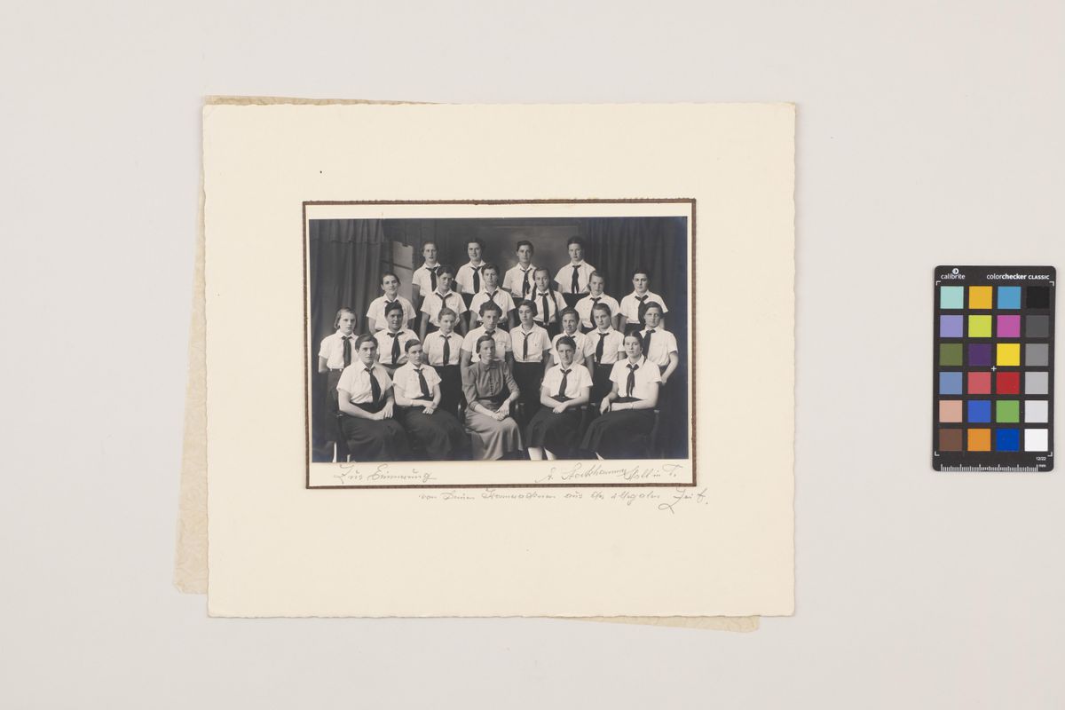 NS-Frauen nur scheinbar im Hintergrund: Was der Nachlass einer Tiroler Illegalen zeigt