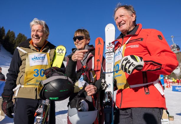 Auch die Ski-Größen Bernhard Russi und Annemarie Moser-Pröll durften bei Franz Klammer nicht fehlen. 