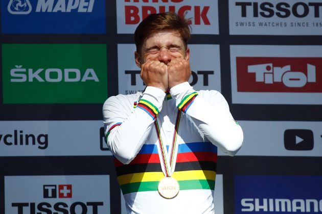 Der Doppelweltmeister konnte es kaum fassen - für den Ex-Fußballer war es die erste Rad-Saison überhaupt. "Ich kam nach Tirol um zwei WM-Titel zu gewinnen! Es ist vollbracht - was für eine Saison!"