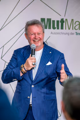 Investor Christian Jäger (bekannt aus „2 Minuten 2 Millionen“) sprach in seiner Keynote über mutige Entscheidungen im Laufe seiner Karriere.
