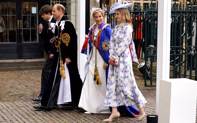 Prinz Edward, der jüngste Bruder des Königs, mit seiner Ehefrau Sophie und den Kindern Louise und James.