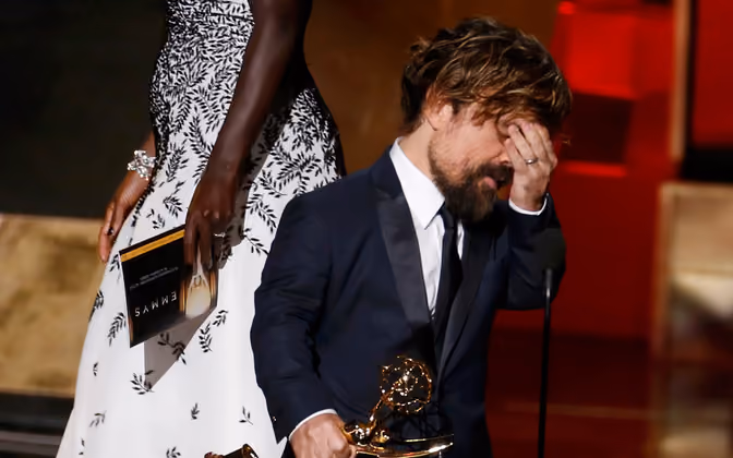 Peter Dinklage war sichtlich gerührt, als er seinen Preis als Bester Drama-Nebendarsteller entgegen nahm.