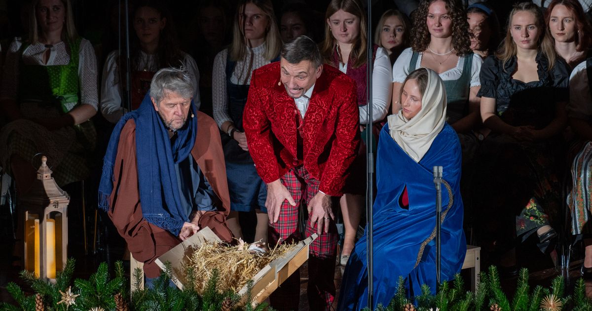 Knallvoller-Saal-und-brenzlige-G-schicht-So-war-das-Tiroler-Adventsingen-im-Congress